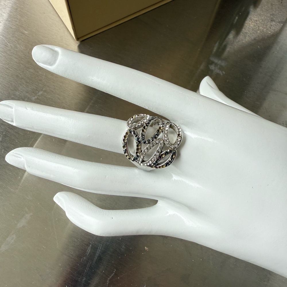 Touchstone Elegant Silver Women's Ring